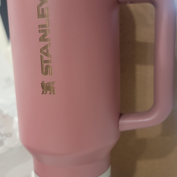 Stanley Antique Pink Travel Mug - Picture 4 of 5